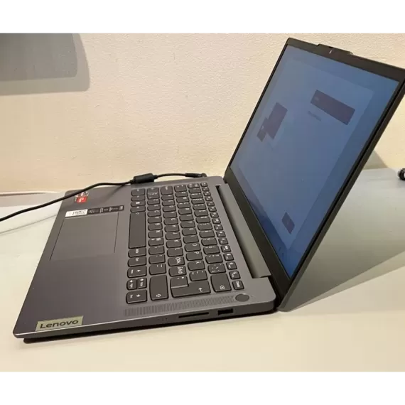 Lenovo IdeaPad Slim 3 14AMN8