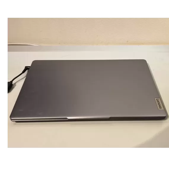 Lenovo IdeaPad Slim 3 14AMN8